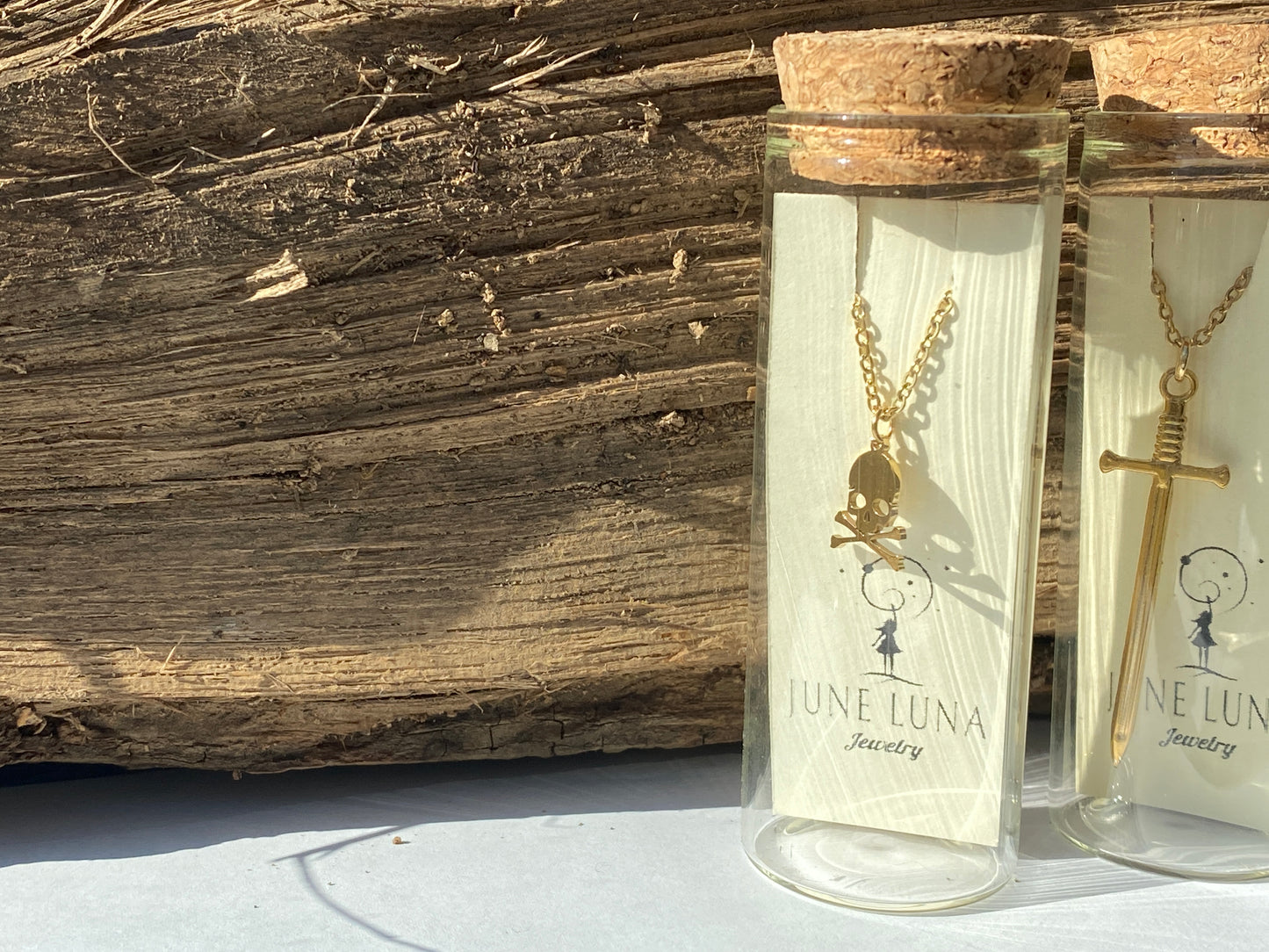 Memento Mori: Skull & Crossbones